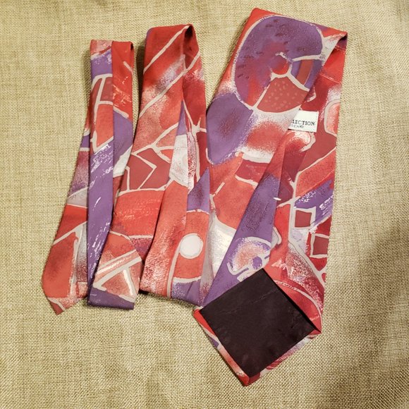 Van Heusen Abstract Necktie 57" x 3.75" - Picture 5 of 6